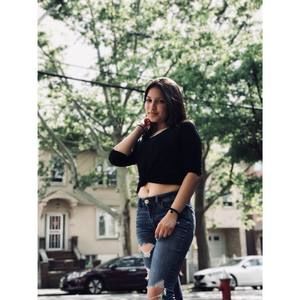 Meet your Posher, Abigail